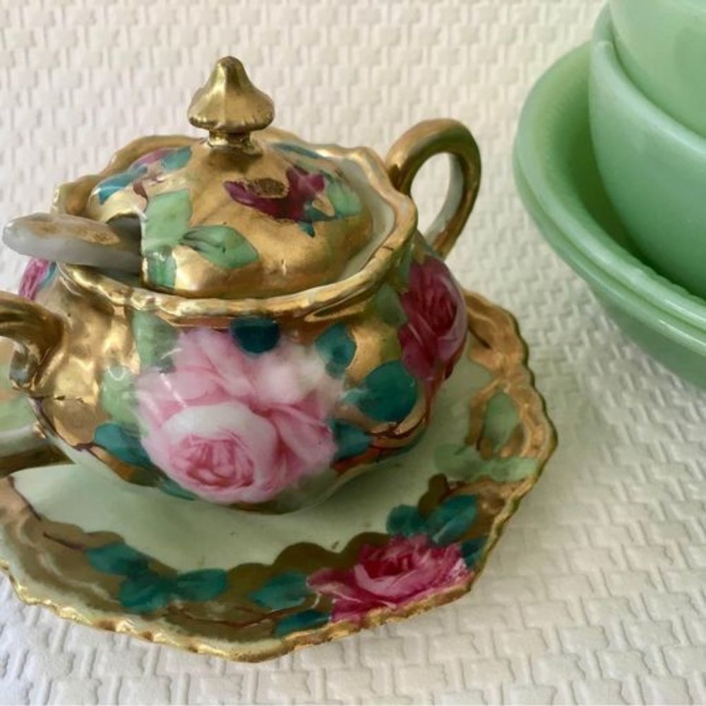 SOLD, Absolutely beautiful. Roses/Gold Leaf, Very old (1940's) SOLD